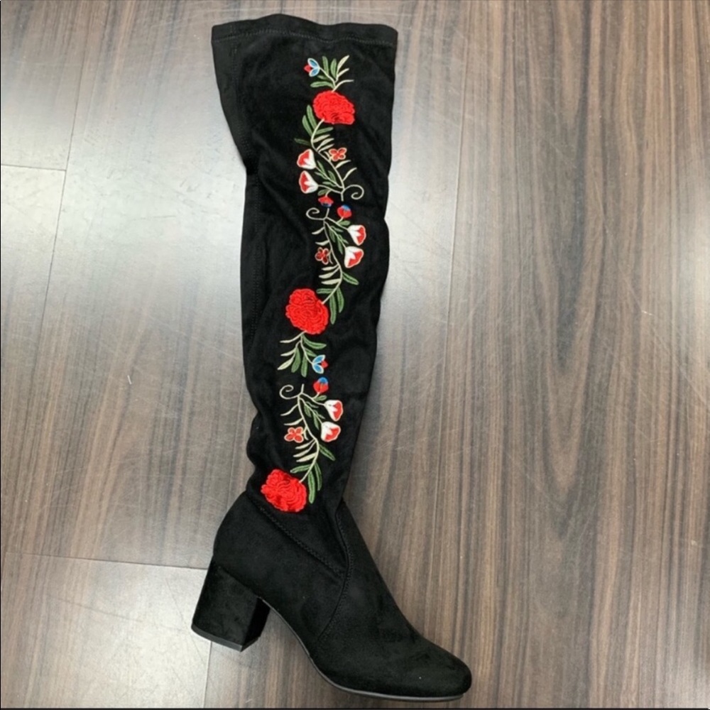 BETANI Black Floral Over the Knee Boots - Picture 2 of 5